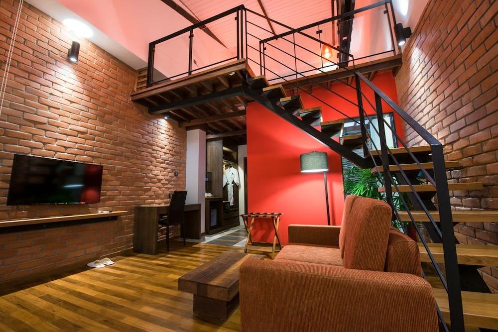 The Loft Hotel Downtown Янгон Экстерьер фото