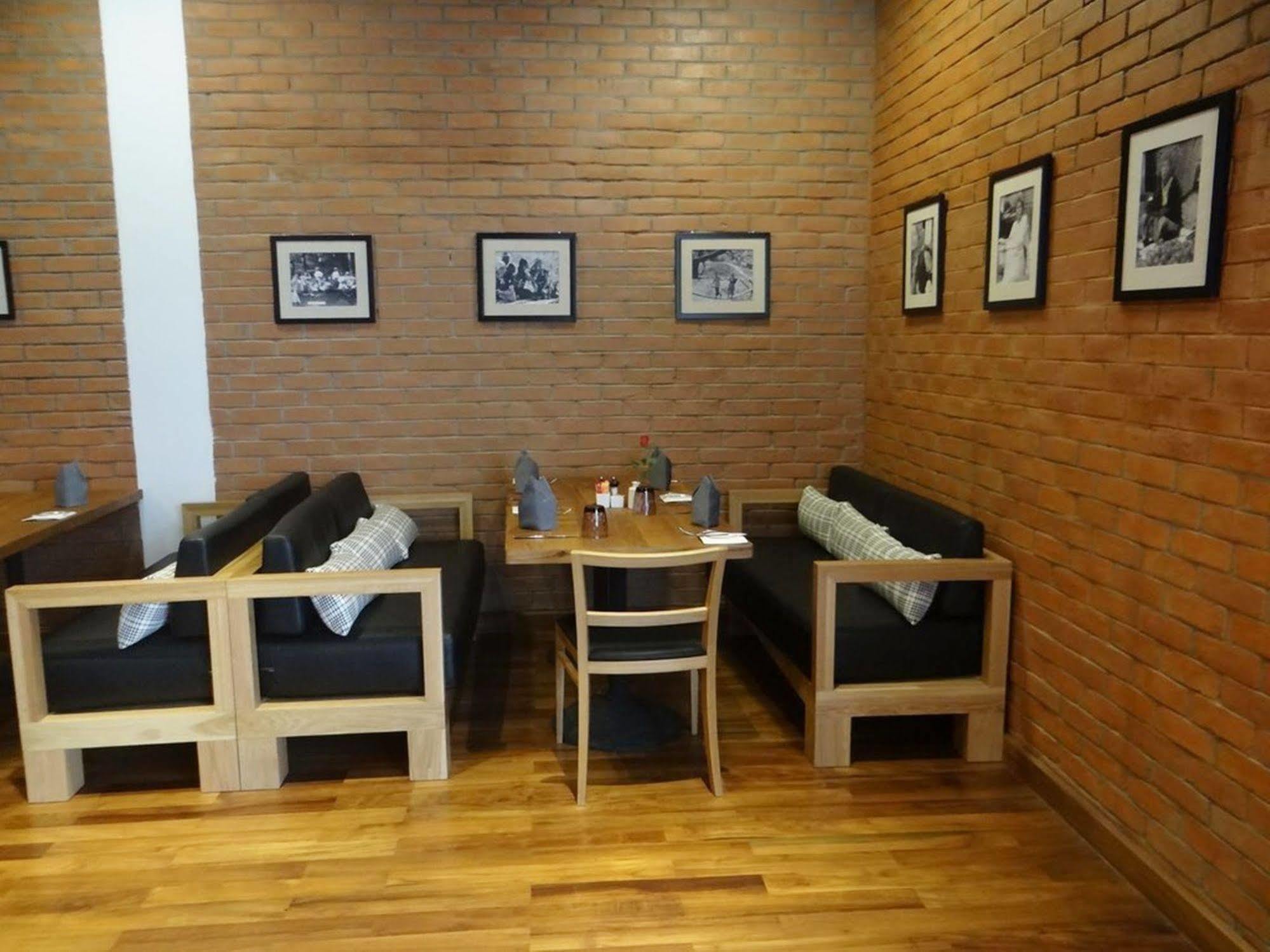 The Loft Hotel Downtown Янгон Экстерьер фото